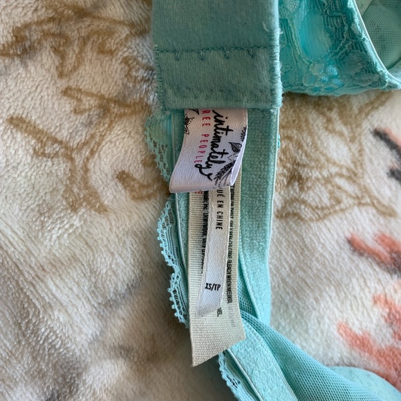 2 XS Bralettes - Picture 3 of 7